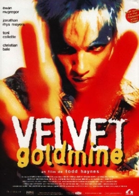 Sessió de cinema a l'aire lliure amb la pel·lícula  "Velvet Goldmine"
