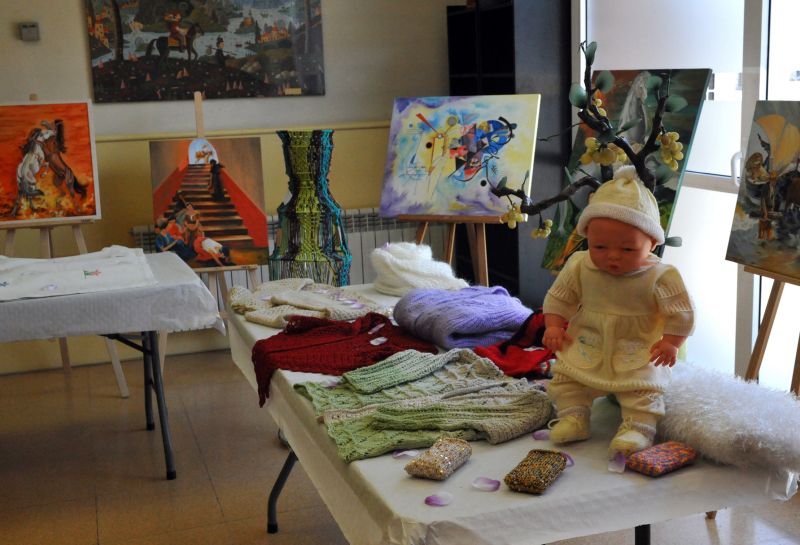 Sant Joan 2010. Exposició de manualitats al Casal de la Gent Gran Nord