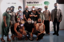 Persones voluntàries de la xarxa #CuidemnosMontornès amb l'alcalde, José A. Montero, i la tècnica de Participació Ciutadana, Bea Quintana