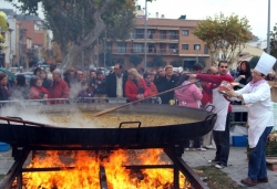 29-11-2009 - XIV Paella popular a la plaça de Pau Picasso