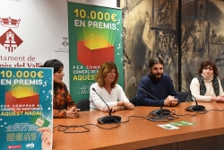 La dinamitzadora de la Unió de Botiguers, Raquel Marco, parlant en un moment de la presentació de la campanya.	