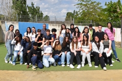 Alumnes de Montornès i d'Itàlia, a l'Institut Marta Mata.