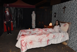 La nena de l'Exorcista, al Túnel del terror.