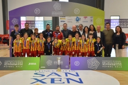 La selecció catalana amb la victòria al Campionat d'Espanya. (Imatge: Federació Catalana de Futbol)