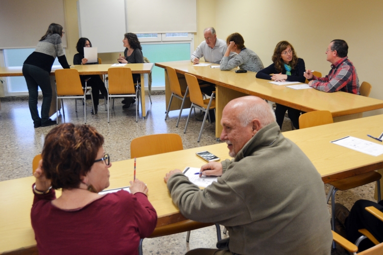 Converses en anglès a la Biblioteca (imatge d'arxiu)