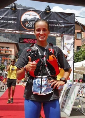 Elisabet Gordón en la meta de la Marató de las Tucas