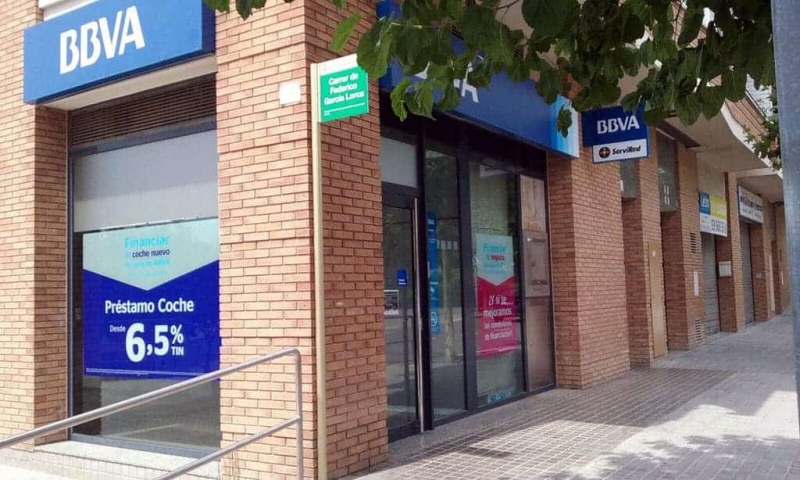 Oficina del BBVA al carrer de Federico García Lorca, a Montornès Nord