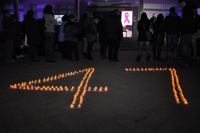 Encesa d'espelmes per les víctimes de la violència masclista