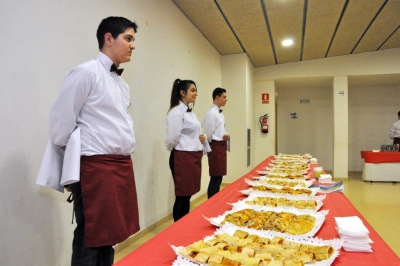 Alumnes del Pla de Transició al Treball han participat en la preparació de refrigeris en diversos esdeveniments locals