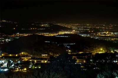 Vistes des de Mons Observans a la nit (Imatge d'arxiu)