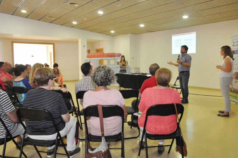 Presentació al veïnat de les conclusions del procés participatiu del PAM, a la Sala parroquial de Sant Sadurní