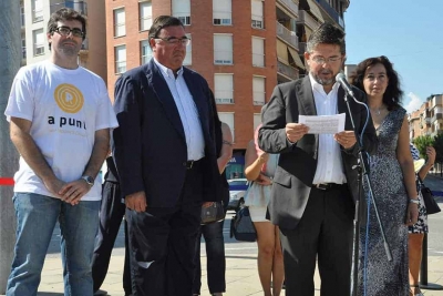 Un moment de la lectura del manifest per part de l'alcalde, José A. Montero