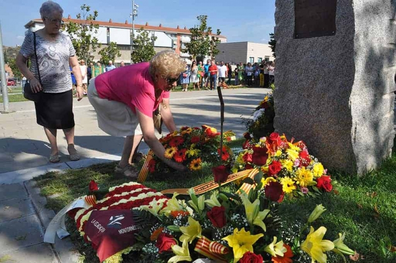 Ofrena floral en la commemoració de la Diada (2016)