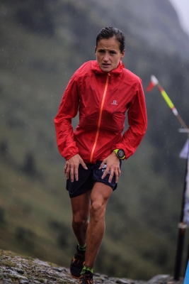 La corredora Eli Gordón en un moment de l'OCC de l'Ultra Trail del Mont Blanc. Font: Salomon Running.