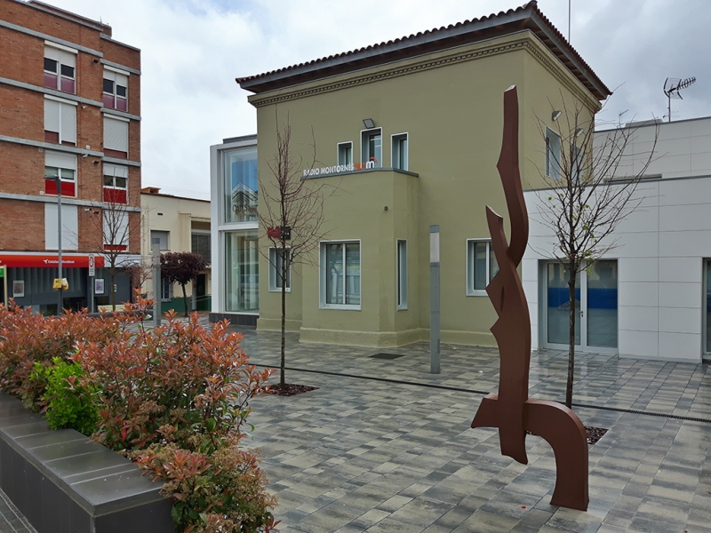 L'escultura "Memòria històrica" a la plaça de la República