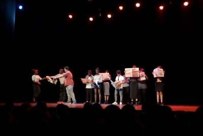 El grup de teatre social de l’Espai Jove Satèl·lit en la trobada Deslimita’m, any 2017