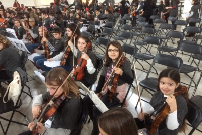 Alumnes de l'Escola Municipal de Música a la trobada de violí de l'ACEM