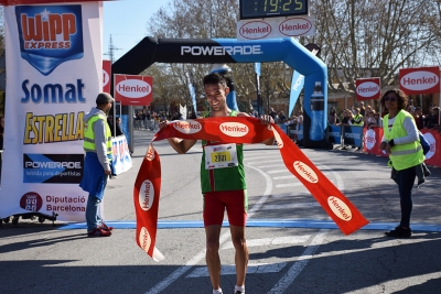 Eloi Cabezas (Club Atletisme Montornès), guanyador de la cursa dels 6 km