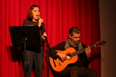 Actuació musical a càrrec de Sara Garcia i Carles Lloveras