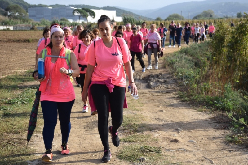 Caminada contra el càncer de mama pels voltants del poble