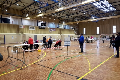 Centre de votació al pavelló del CEM Les Vernedes