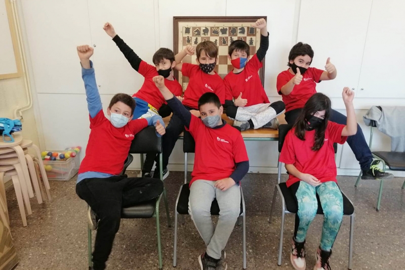 L'equip de l'Escola Can Parera que participa en el Torneig Mundial. (imatge: Club d'Escacs Montornès)