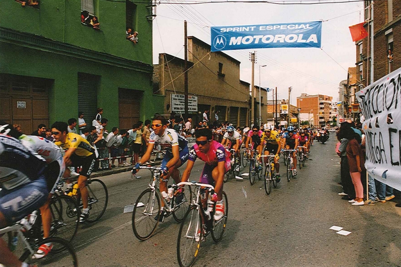 Pas per Montornès de la 73a Volta Ciclista a Catalunya, l’any 1994. (Imatge: AMMV)