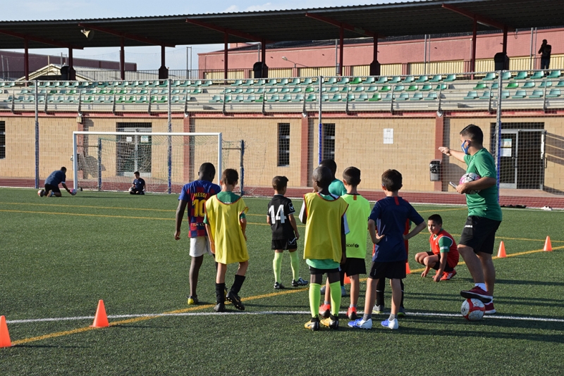 Entrenaments al camp de futbol amb el Club Futbol Montornès