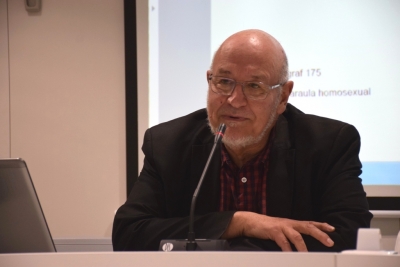 Leopold Estapé a la conferència sobre sobre la repressió al col•lectiu LGBTI durant el nazisme i el franquisme. 