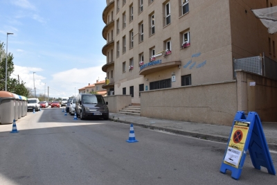 No es podrà estacionar davant la façana de l'edifici de la Biblioteca i de l'Escola de Música.
