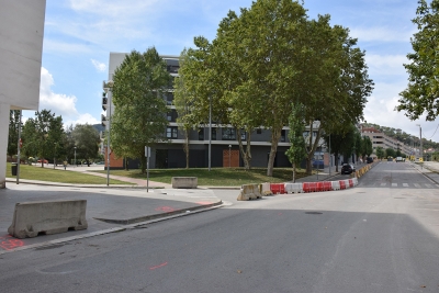 Tram de l'avinguda d'Ernest Lluch tallat al trànsit.