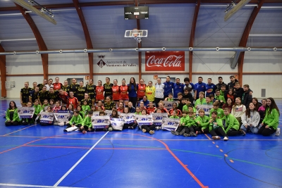 Foto de família al final del partit.