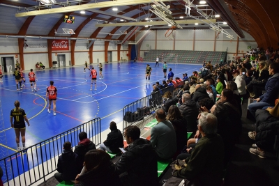 Les grades de la Carpa Polivalent El Sorralet, gairebe plenes amb el partit entre el BM Granollers i el Toulon MVH.