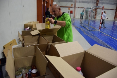 Recollida d’aliments i joguines a favor de Càritas de Montornès.