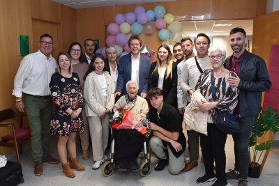 Isabel Fernández amb la seva família.