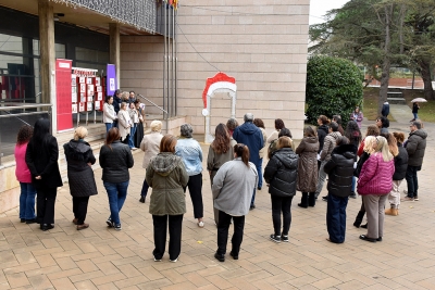 Concentració al davant de l'Ajuntament.
