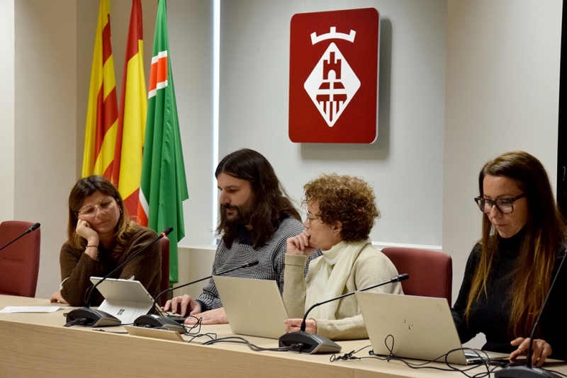 Un moment del sorteig de la campanya de Nadal "Montornès Som Comerç".