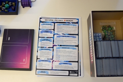 Material comprat amb els pressupostos +30 Kosmos per aprendre a jugar.