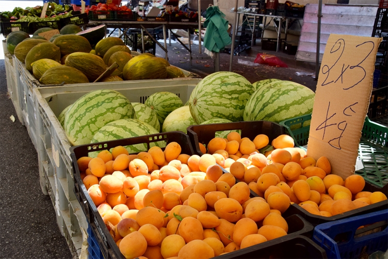 Parada d'alimentació al mercat de Montornès Centre. (Imatge d'arxiu).