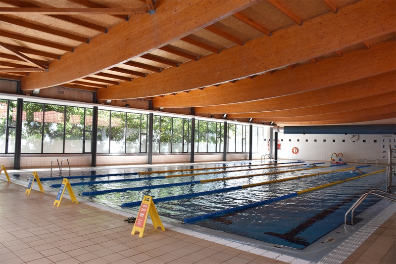 Coberta actual de la piscina interior.
