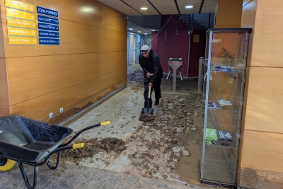 Accés a les instal·lacions esportives del CEM
