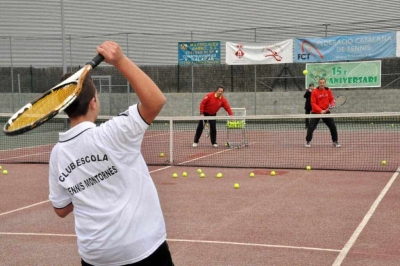 Pilotejant amb els joves jugadors del club