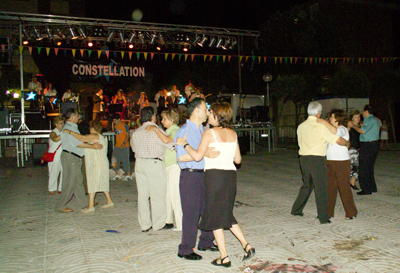 Ball, amb l'orquestra Constellation, l'any 2005