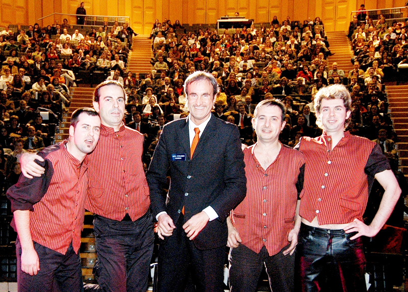 L'actuació d'Hotel Cochambre a Montornès està inclosa a la gira del grup "Cucaracha Tour 2007"