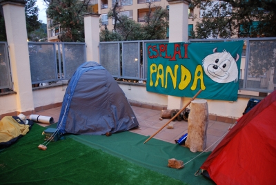 La terrassa de Can Xerracan convertida en un campament