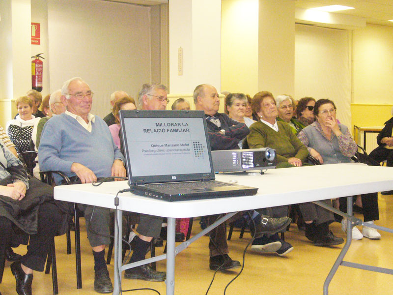 Primera conferència del cicle al Casal dels Avis de Montornès Nord, celebrada al febrer