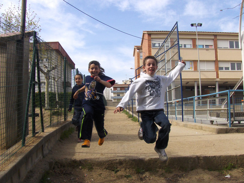 Foto del bloc del cicle mitjà del CEIP Marinada. Marinada fotogràfica. Figura humana: el moviment