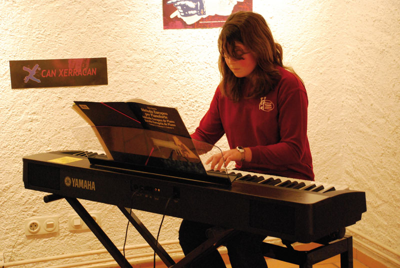 Alumne de piano de l'Escola Municipal de Música