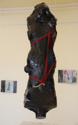 Una de les escultures de l'exposició