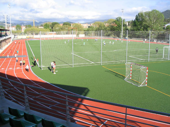 Zona Esportiva Municipal, a la vora del riu Mogent